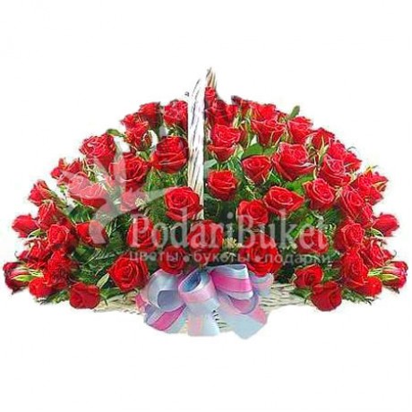Корзина из 75 красных роз